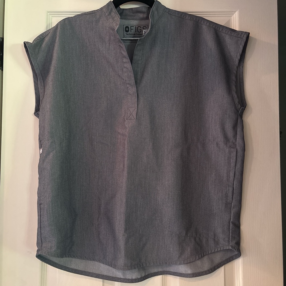 FIGS Women's Gray Scrub Top